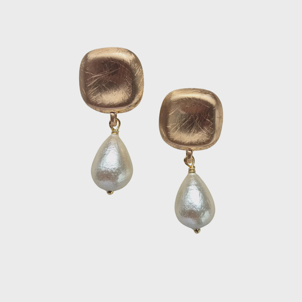 Joy Drop Pearl Earring