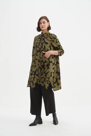 Handkerchief Hem Print Shirt Moss/Black