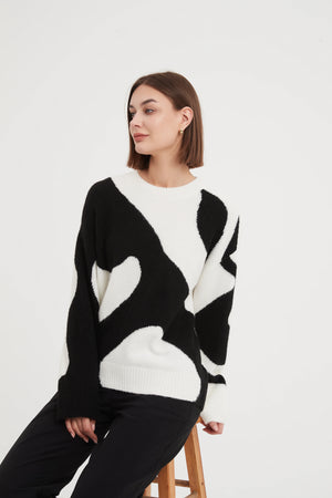 Abstract Print Knit / Black & Cream