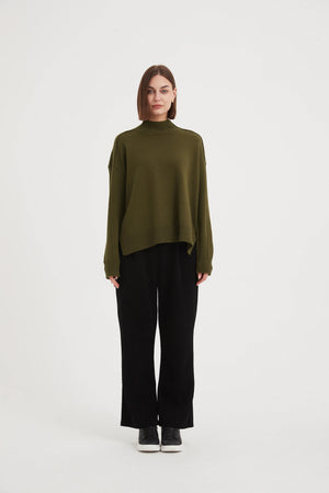 Turtle Neck Boxy Knit / Dark Moss