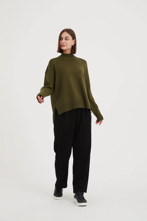 Turtle Neck Boxy Knit / Dark Moss