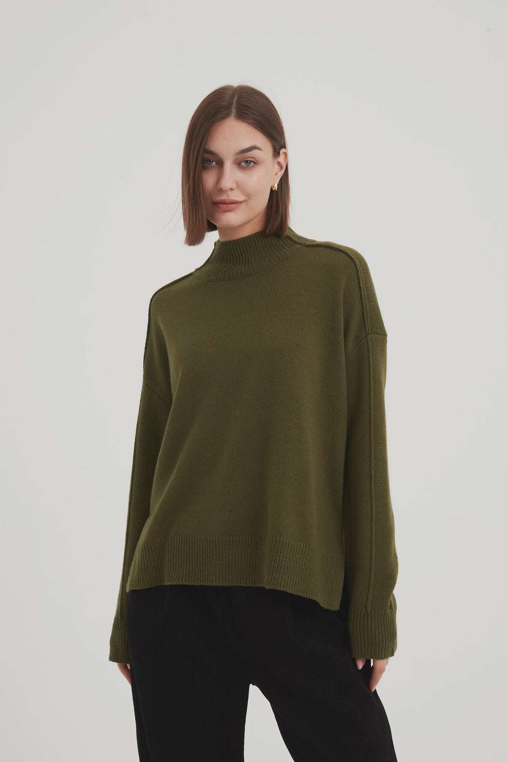 Turtle Neck Boxy Knit / Dark Moss